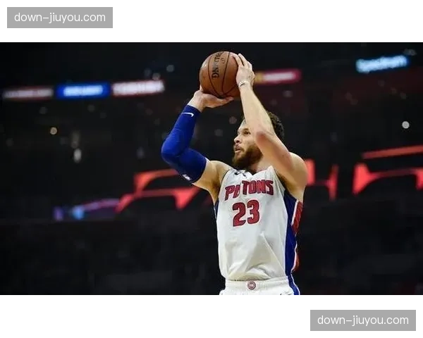 骑士防守效率111.6第五 莫布利阿伦双塔构建禁区封锁网